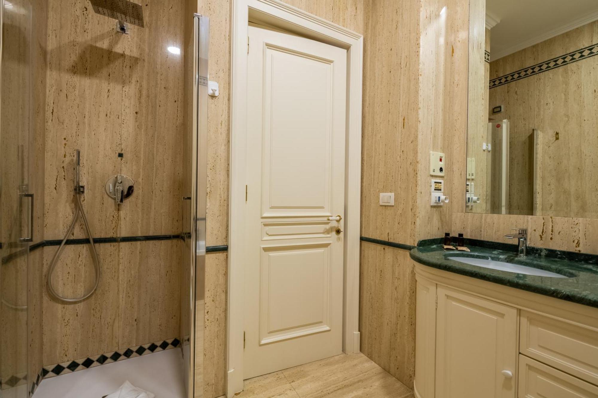 The One - Luxury Seaview With Piano Apartment